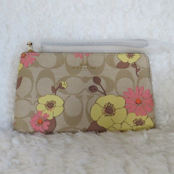 Coach Signature Floral Cluster Corner Zip Wristlet (Light Khaki) - Picture 1 of 3